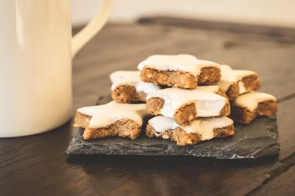 cookies, pastries, biscuits-1886760.jpg