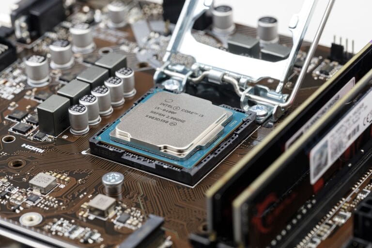 cpu, processor, chip-4393376.jpg
